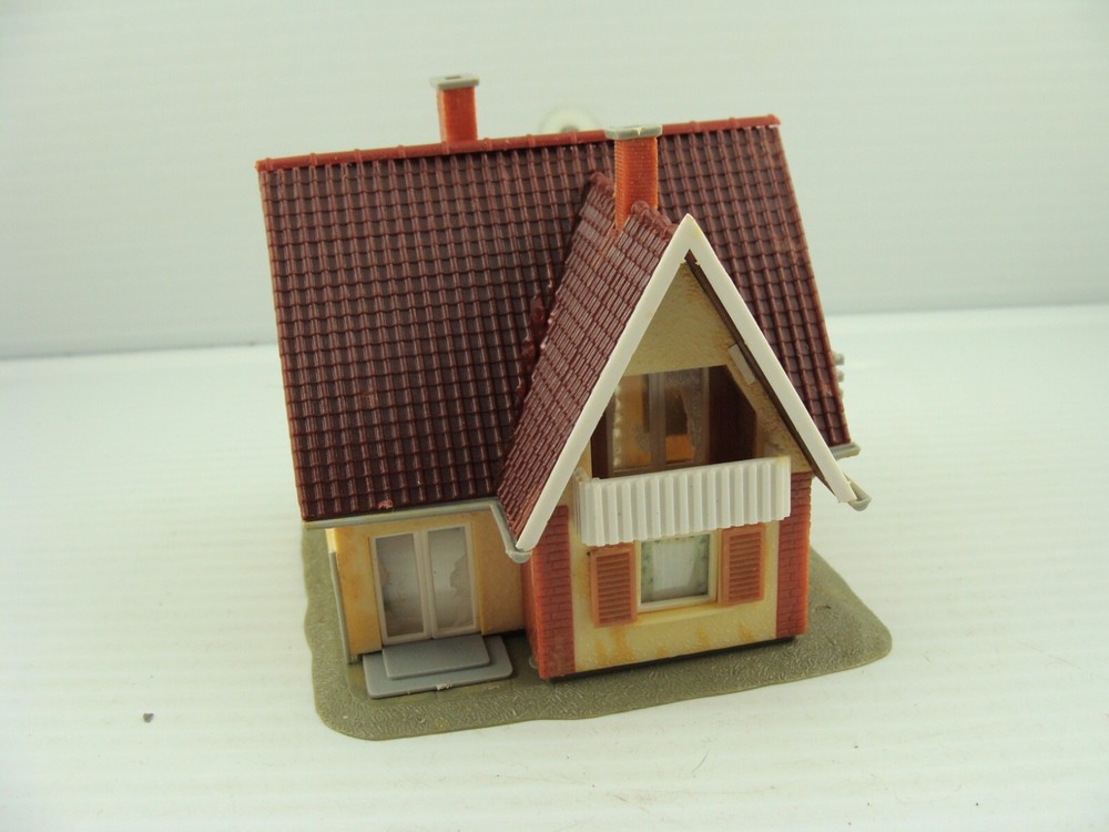 HO Scale Vintage Fully Assembled House # 5