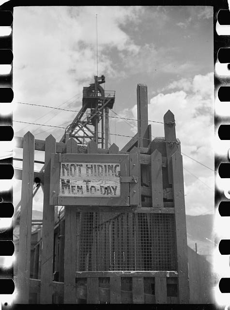 Photo:Butte Montana 1939 Copper Mine Hoist Not Hiding Men To-Sky