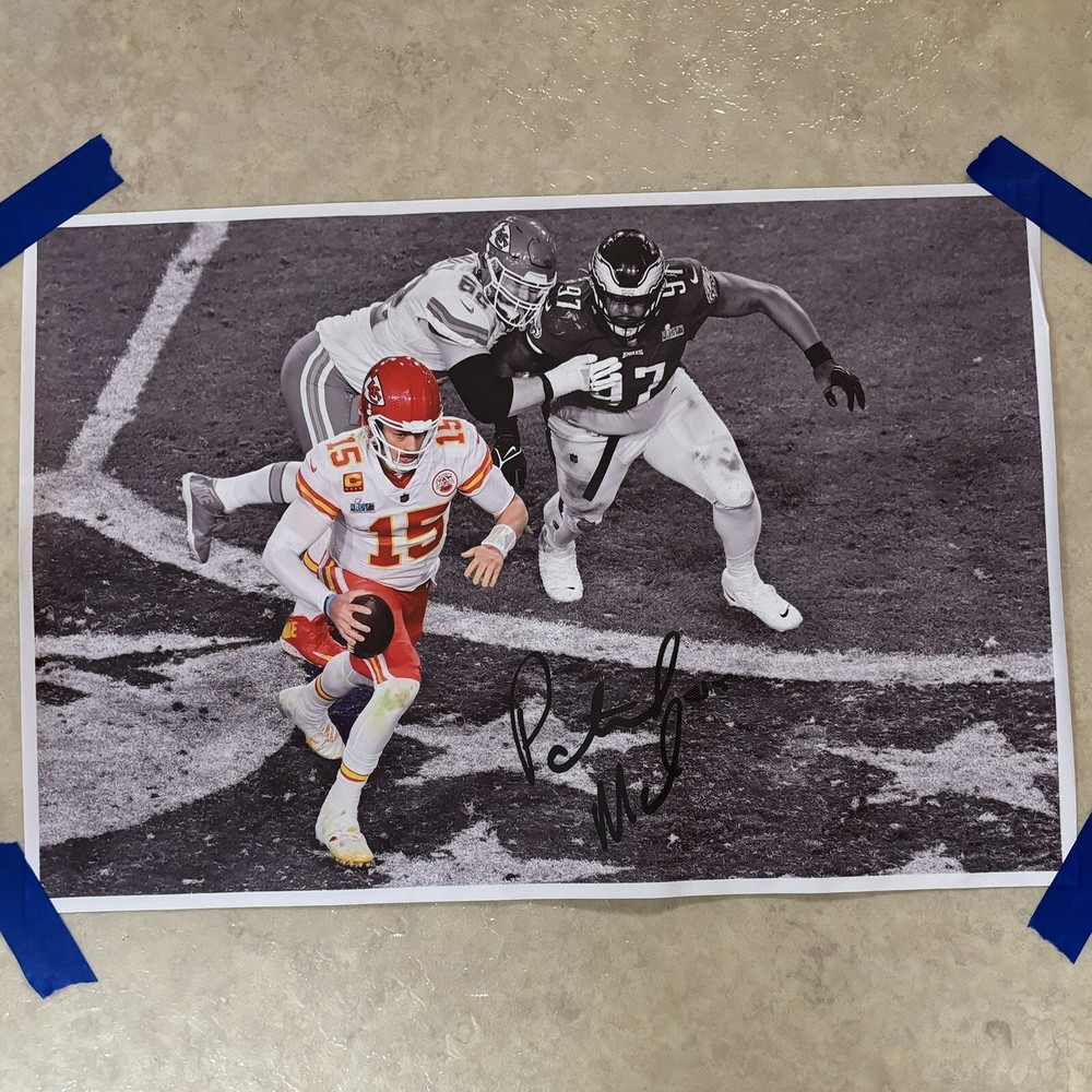 Patrick Mahomes Chiefs Quarterback Football Photo ✅ NFL ✅ Canvas Wall Art 12x18”