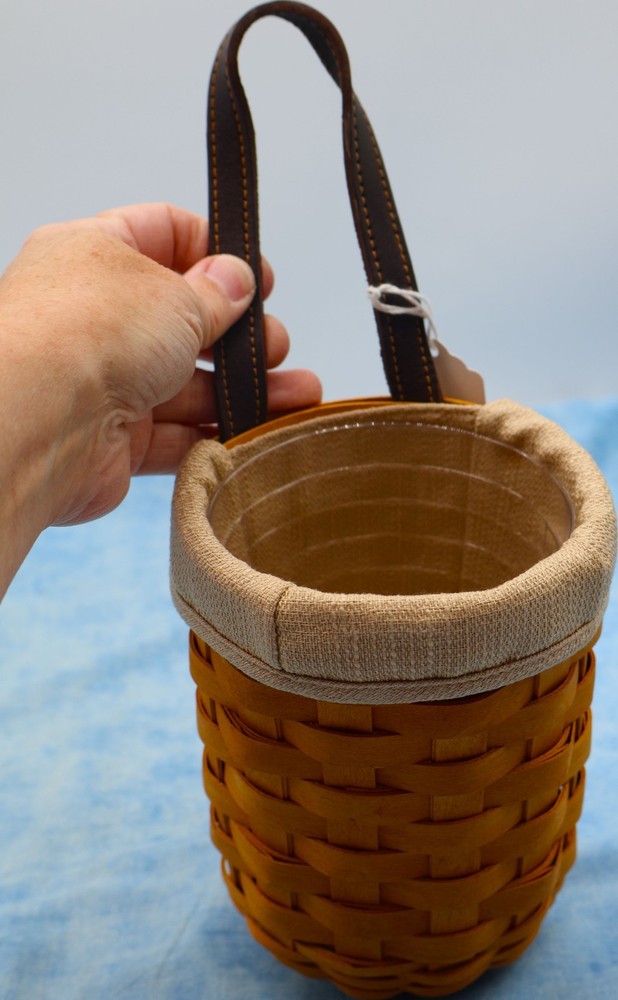 Longaberger 2001 Small Gatehouse Basket w/ Liner Protector Leather Handles