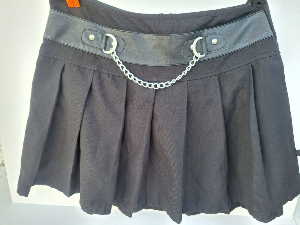 Royal Bones Black Women’s Pleated Short Skirt Chain Accent Faux Size L