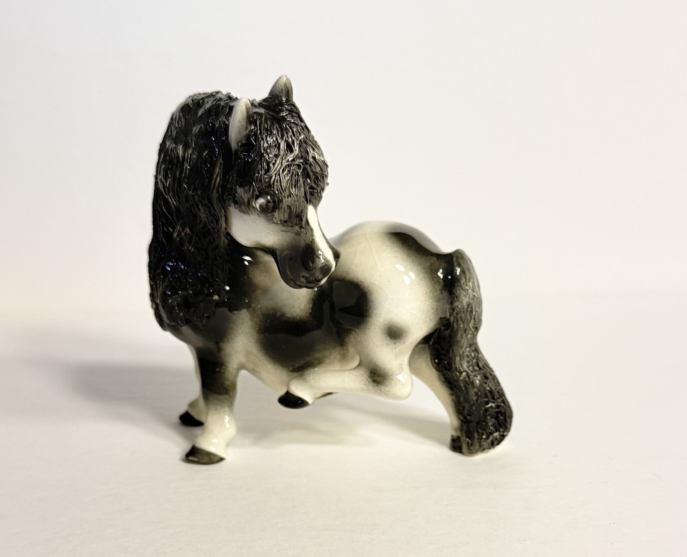 Cheval Ceramics Spaghetti Mane & Tail Standing Leg Up White Black Pony Figurine