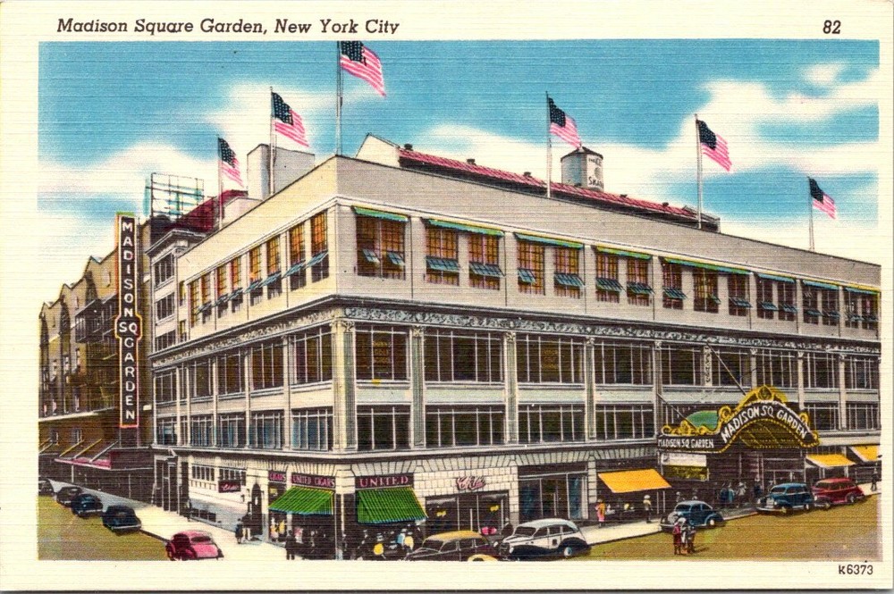 c1940s Madison Square Garden Street View New York City Vintage Postcard