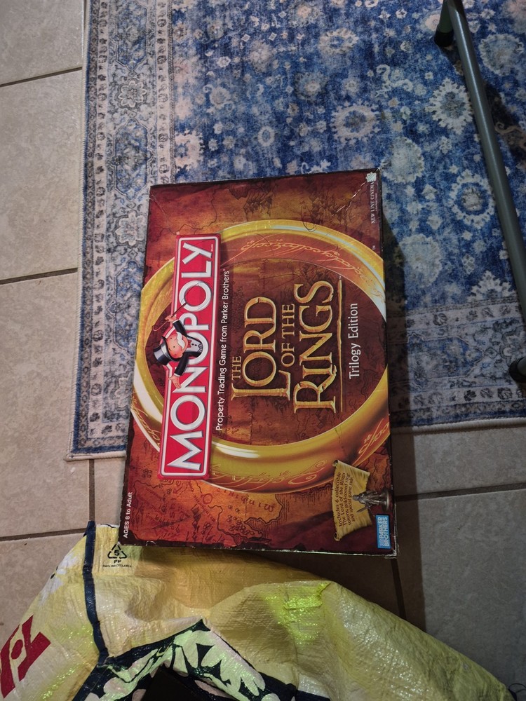 Hasbro Gaming Monopoly - The Lord of the Rings Trilogy Edition See Notes