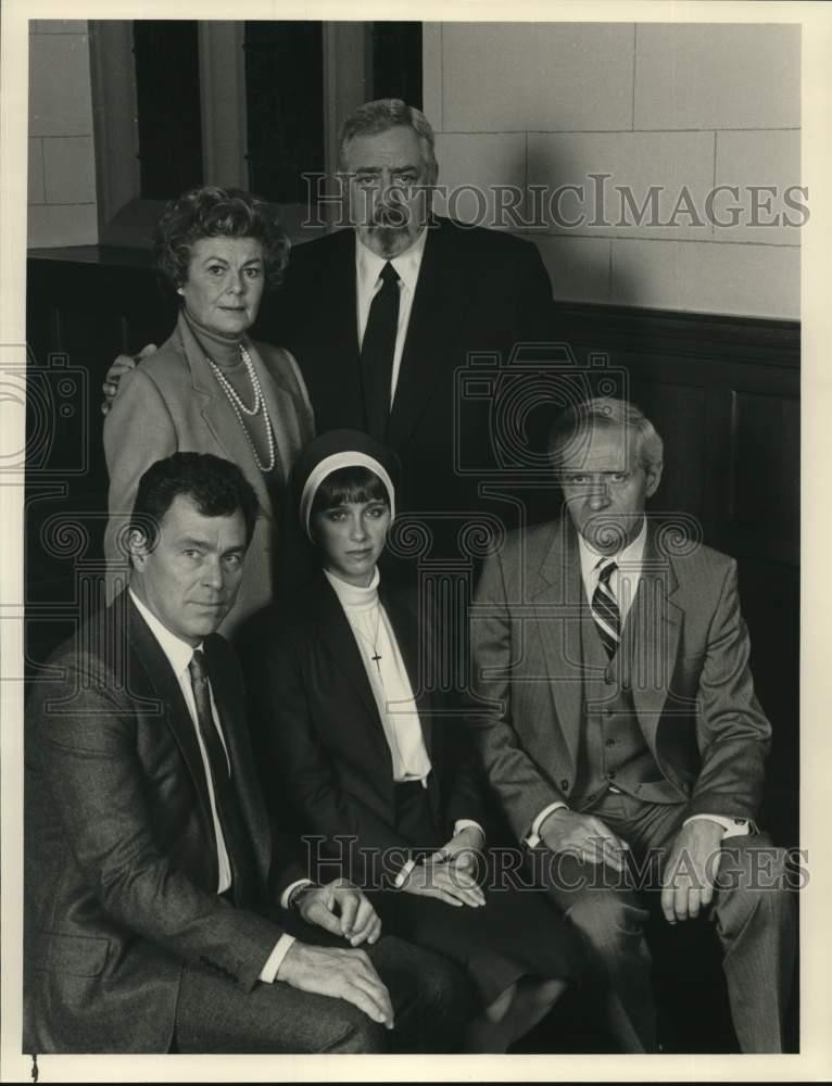 1988 Press Photo Raymond Burr and his co-actors in TV's 