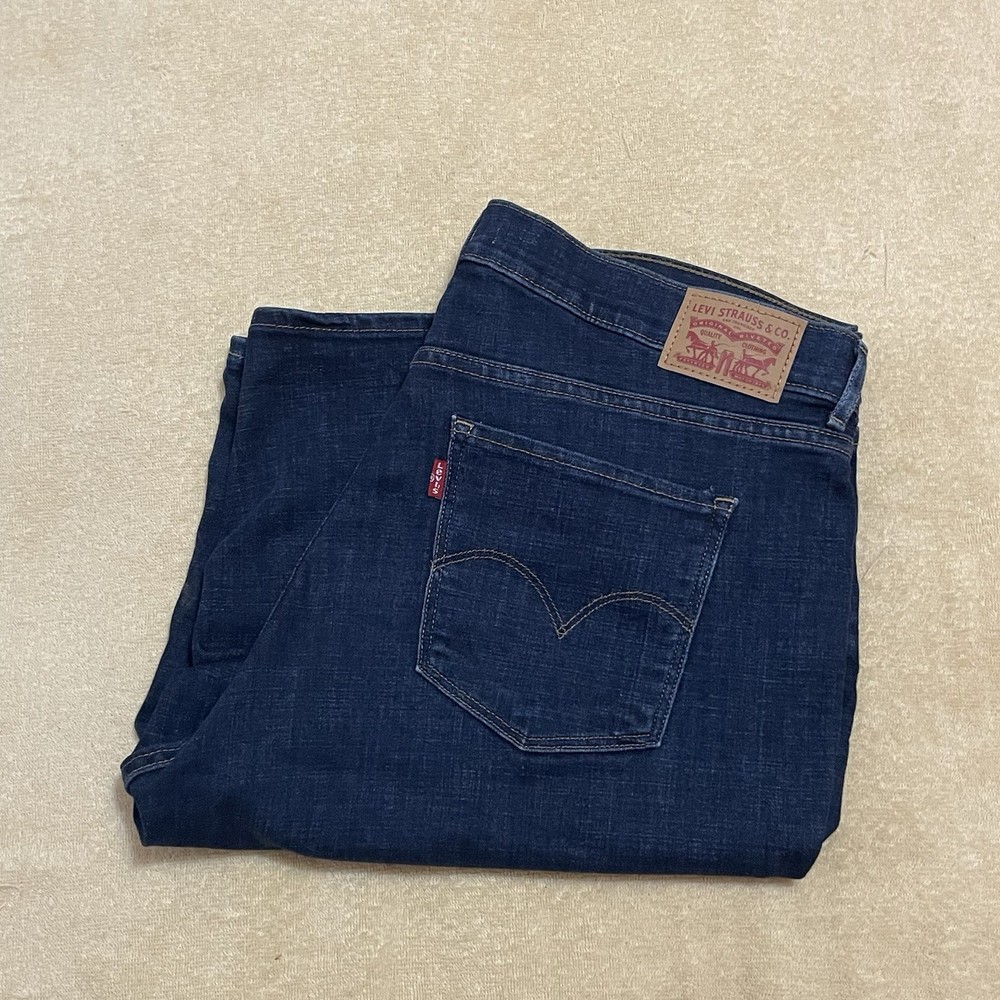 Levi's Classic Bermuda Shorts Sz 32 Denim Blue Jean Shorts