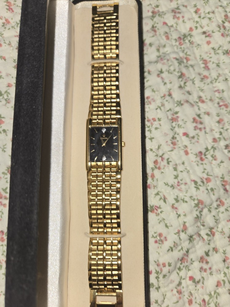 VINTAGE BULOVA QUADRA97D11 DIAMOND WATCH ON STAINLESSSTEEL GOLD 8 1/2 
