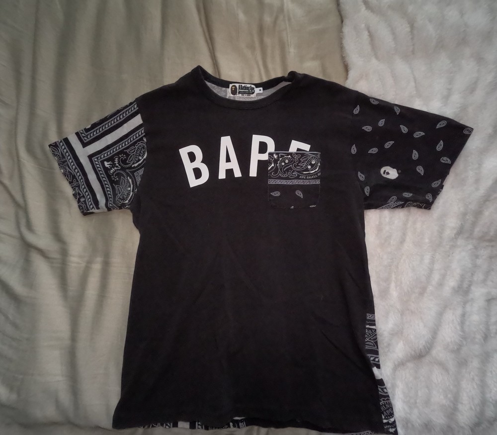 Bape Bandana Print Black Tee Size M Preowned Excellent Condition