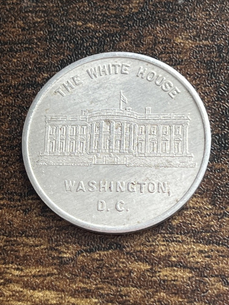 The White House Washington DC USA US President Medallion Token Coin TC1144*
