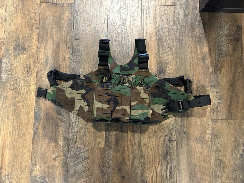 Esstac Chicom KYWI Triple AK Chest Rig M81 Woodland With Wilde Mag Placard