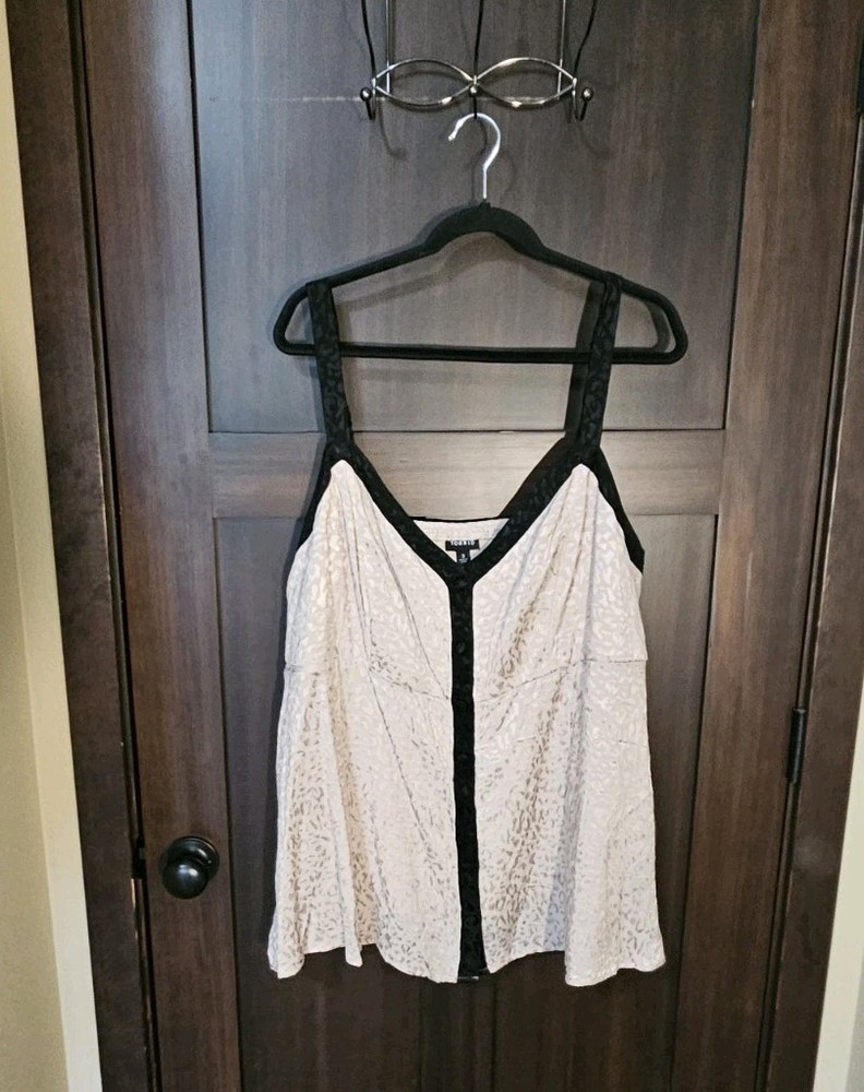 EUC Women's Plus Torrid Pink Satin Animal Print Tank Top Blouse Size 3 3X
