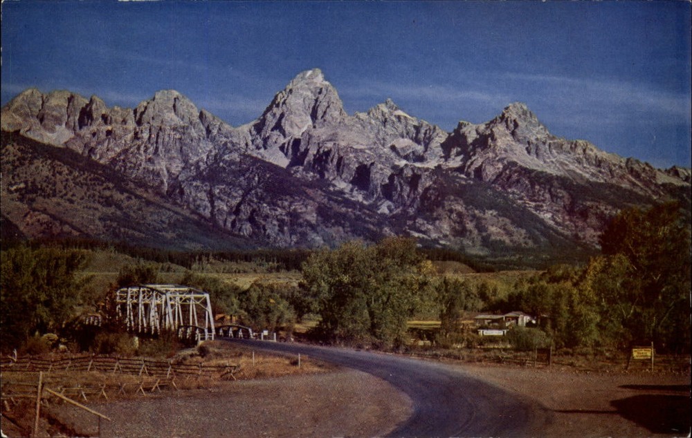 Jackson Hole Wyoming mountains Snake River Bridge unused vintage postcard