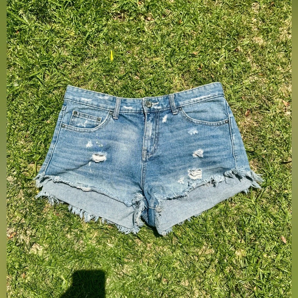 Free People Distressed Denim Cut Off Shorts - Sz 29