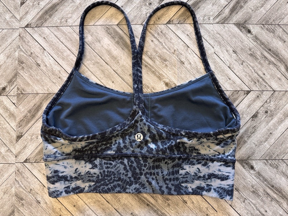Lululemon Flow Y Bra Womens 6 Blue Long Line Nulu Yoga Athleisure Gym Workout