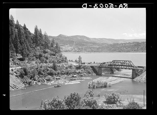 Photo:White Salmon River Oregon Columbia River Logs Bridge 1936