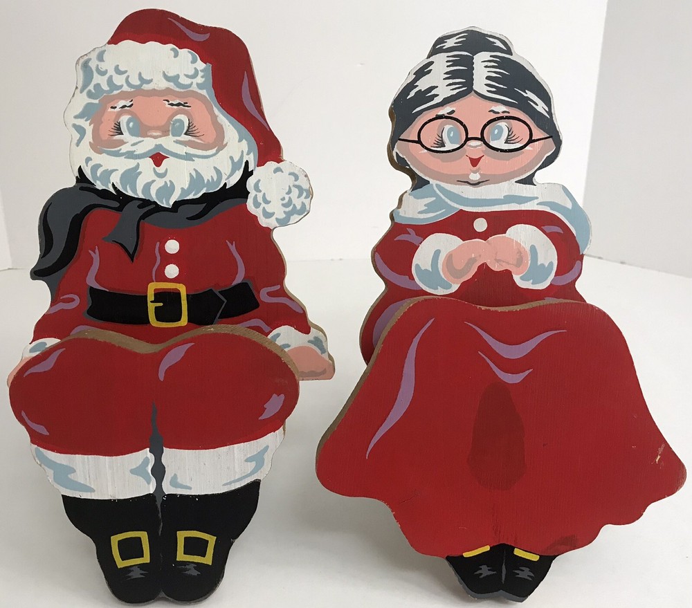 Vintage Santa and Mrs Claus Wood Shelf Sitters Or Wall Hanging Christmas Decor