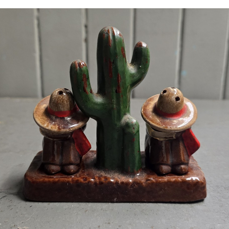 Vintage/Retro Ceramic Western Cowboy Salt & Pepper Shakers Set w/ Holder
