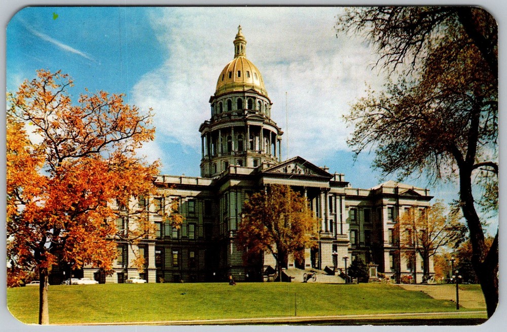 Vtg Postcard State Capitol Gold Dome Denver, CO 1950s