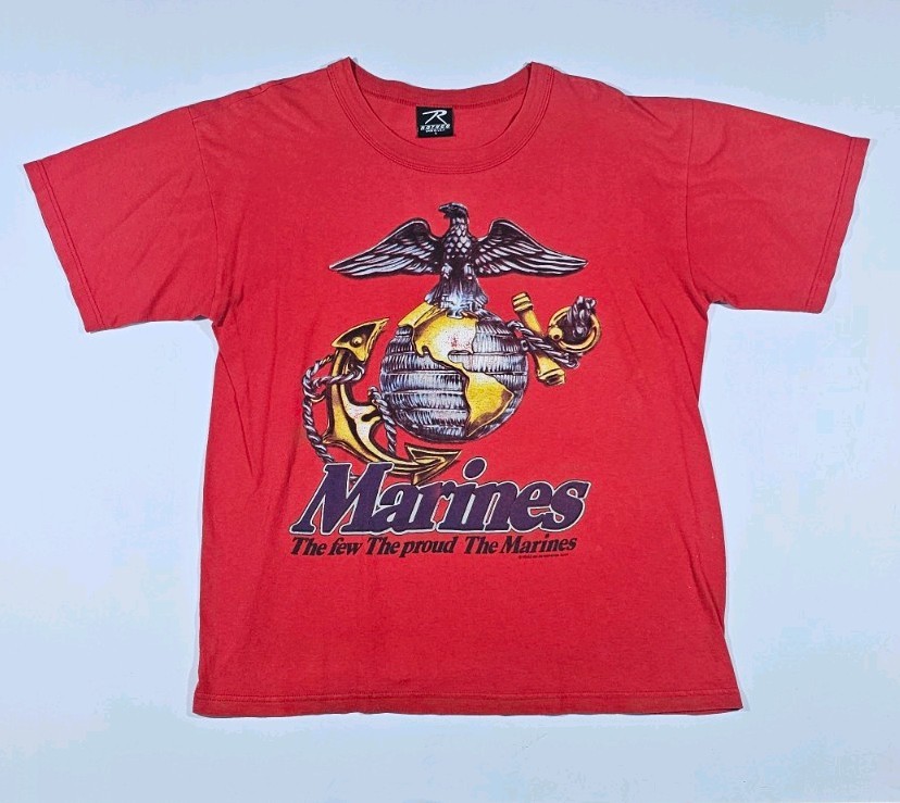 Vintage 1993 Marines Men's Large T-shirt ( L ) USMC Short Sleeve Red Tee