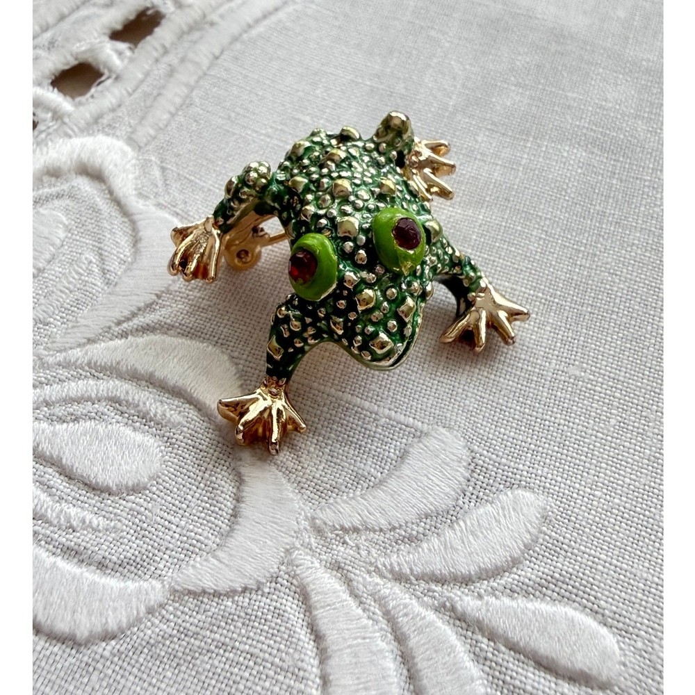Vintage Frog Brooch/Pin Gold Tone Green Enamel Red Eyes Mini