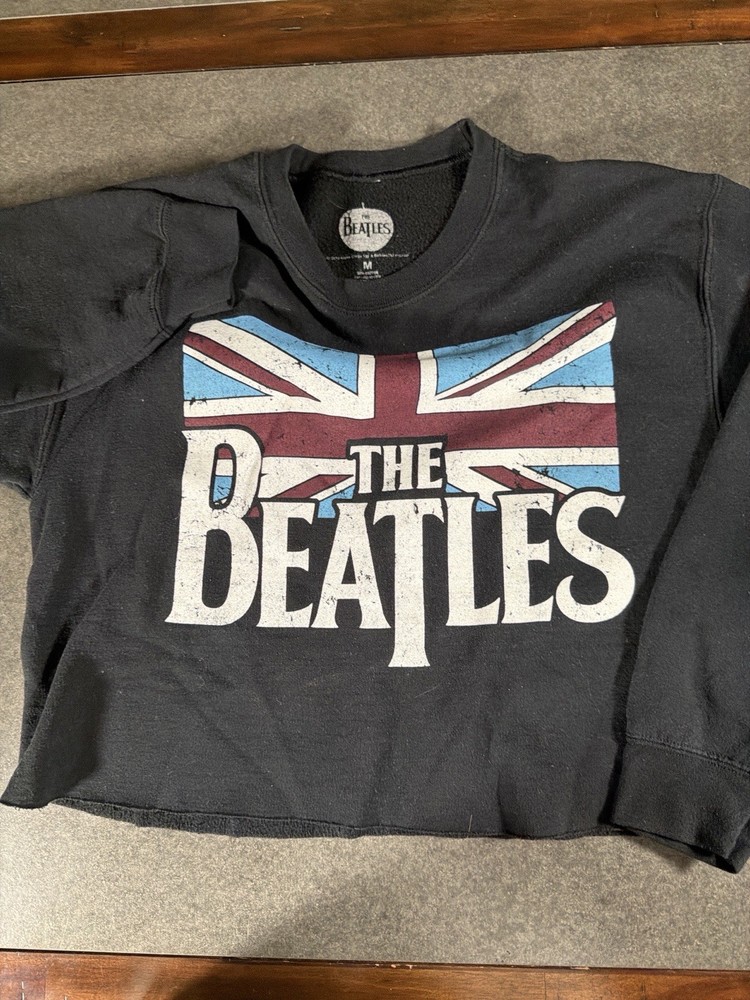 The Beatles Union Jack Cropped Sweatshirt Women’s Medium Black Graphic Pullover