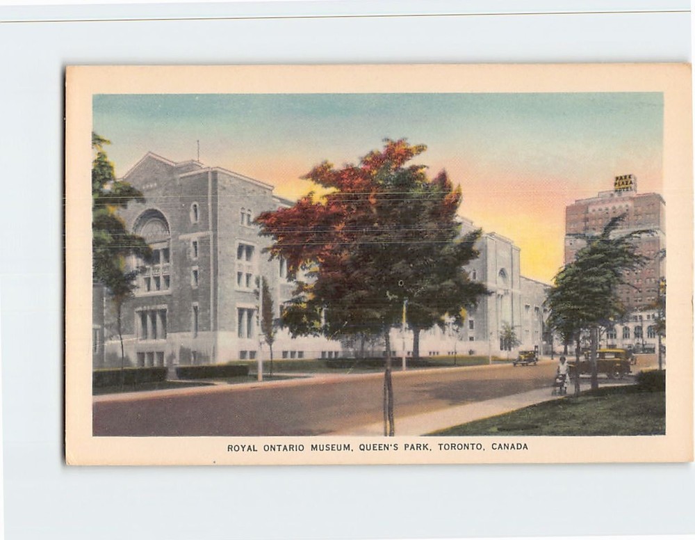 Postcard Royal Ontario Museum Queen's Park Toronto Canada
