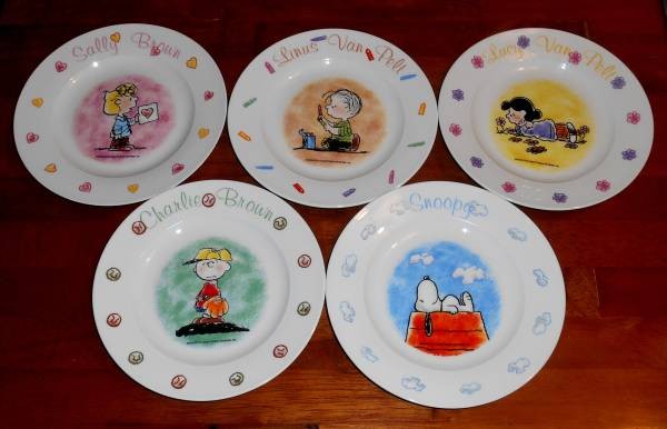 Snoopy and Friends Medium Plates 5pcs 15.5cm Diameter Not for Sale Set