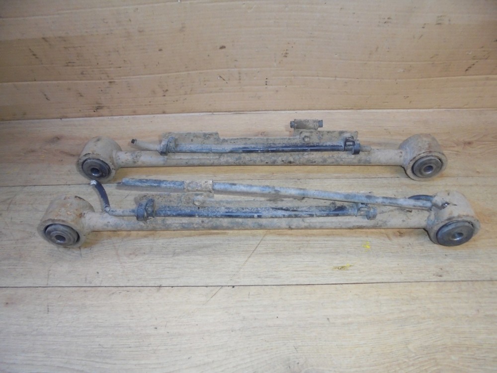NISSAN TERRANO 2001 PAIR OF REAR SUSPENSION ARMS SELLING FOR 4X4 USE
