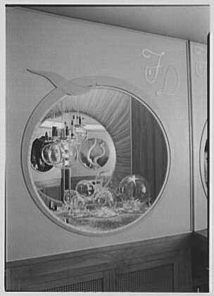 Photo:Denny & Denny, 610 5th Ave., New York City. Showroom, detail