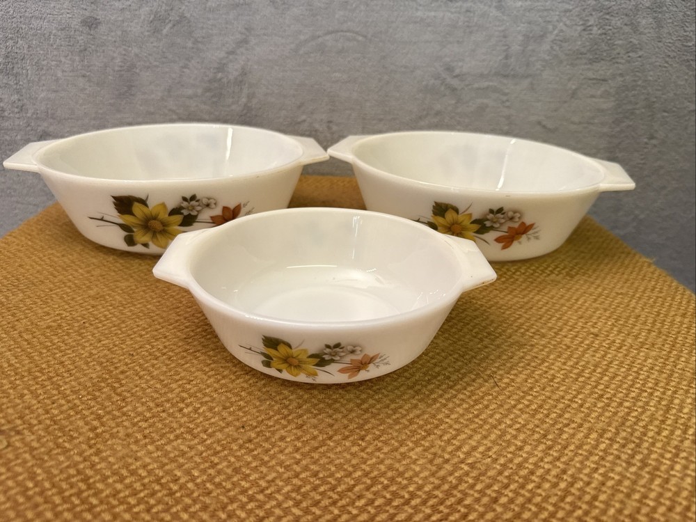 Vintage JAJ Pyrex Autumn Glory  Casserole Dishes x 3 - 22cm & 16cm Diameter