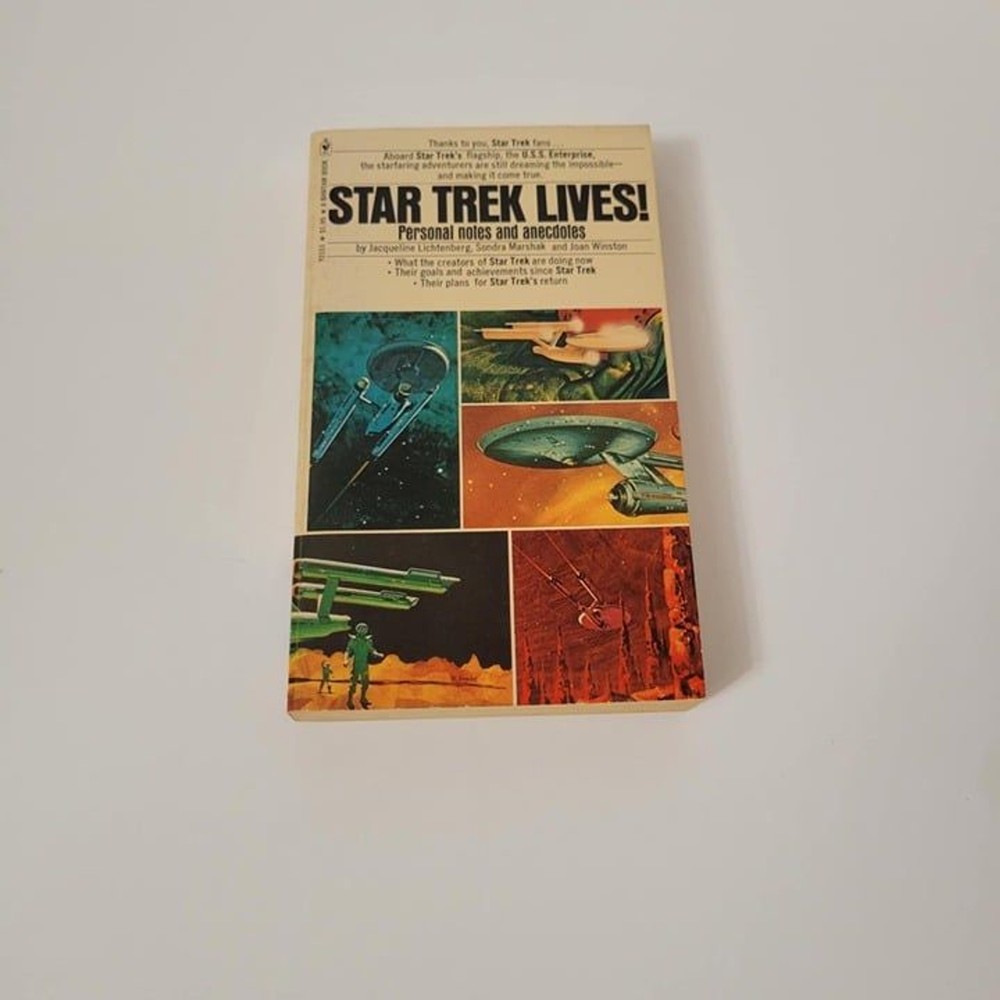 Star Trek Lives Personal Notes & Anecdotes by Jacqueline Lichtenberg (1975)