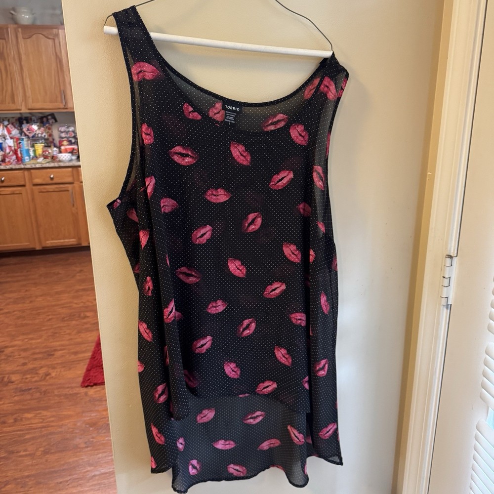 Torrid Women’s Top 2 Black Red Pink Lips High Low Sheer Tunic Size 2x