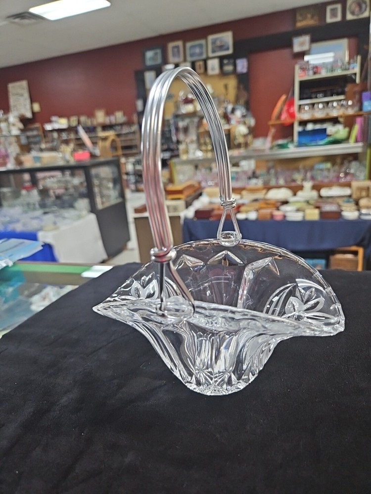 Elegant Cut Crystal Candy Bowl with Detachable Silver Handle