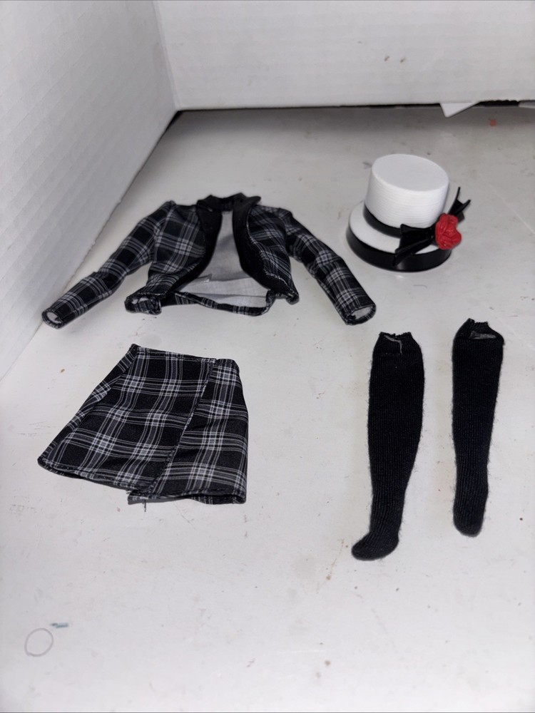 Barbie Clueless  Dionne Hat Jacket   Skirt And Socks For Doll New Clothes