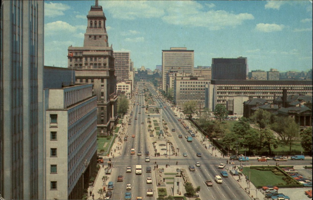 Toronto Ontario Canada ~ University Avenue towards Parliamant ~ vintage postcard
