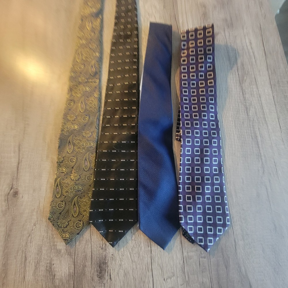Men's Silk Tommy Hilfiger Ties Lot of 4