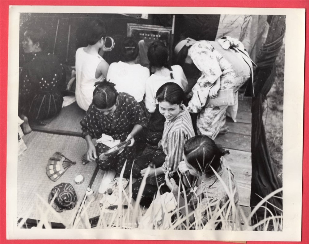 1945 Geisha Girls at Festival in Taira Okinawa 7x9 Original News Photo