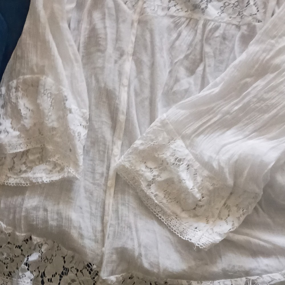 Women’s White Lace V-Neck Long Sleeve Pullover Blouse Top, Size 2XL