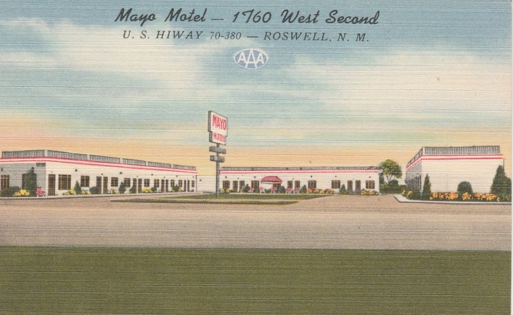 Vintage PC ROSWELL, New Mexico Postcard MAYO MOTEL Highway 70 Roadside Linen