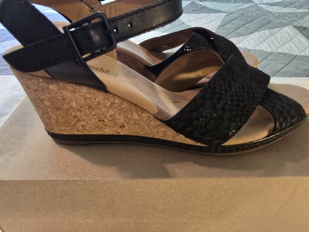 Women's Clarks Helio Latitude Wide Width 8.5 Black Leather Wedge Sandals NWB