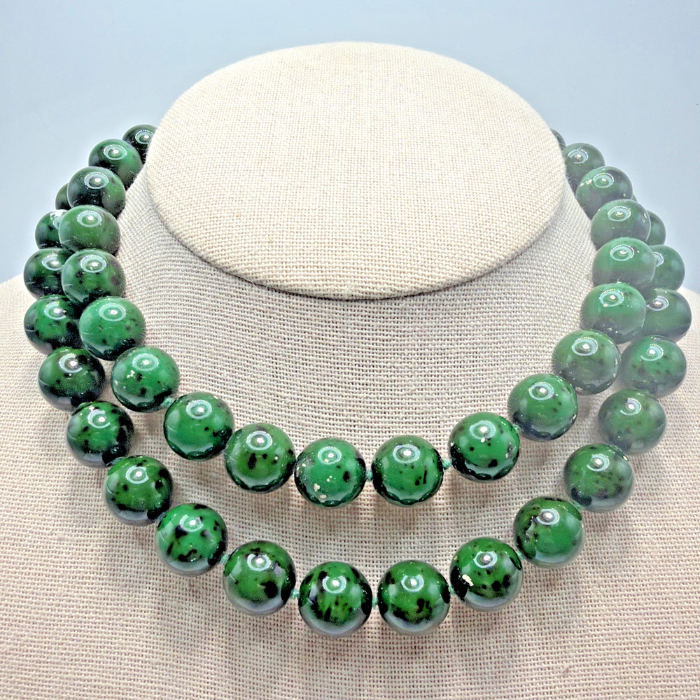 Joan Rivers Green Speckled Glass Beaded Necklace Size 28”