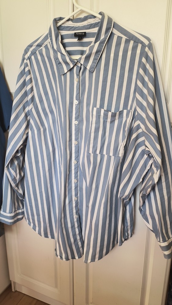Torrid Blue Striped Button Up Long Sleeve Shirt Size 4 (T3