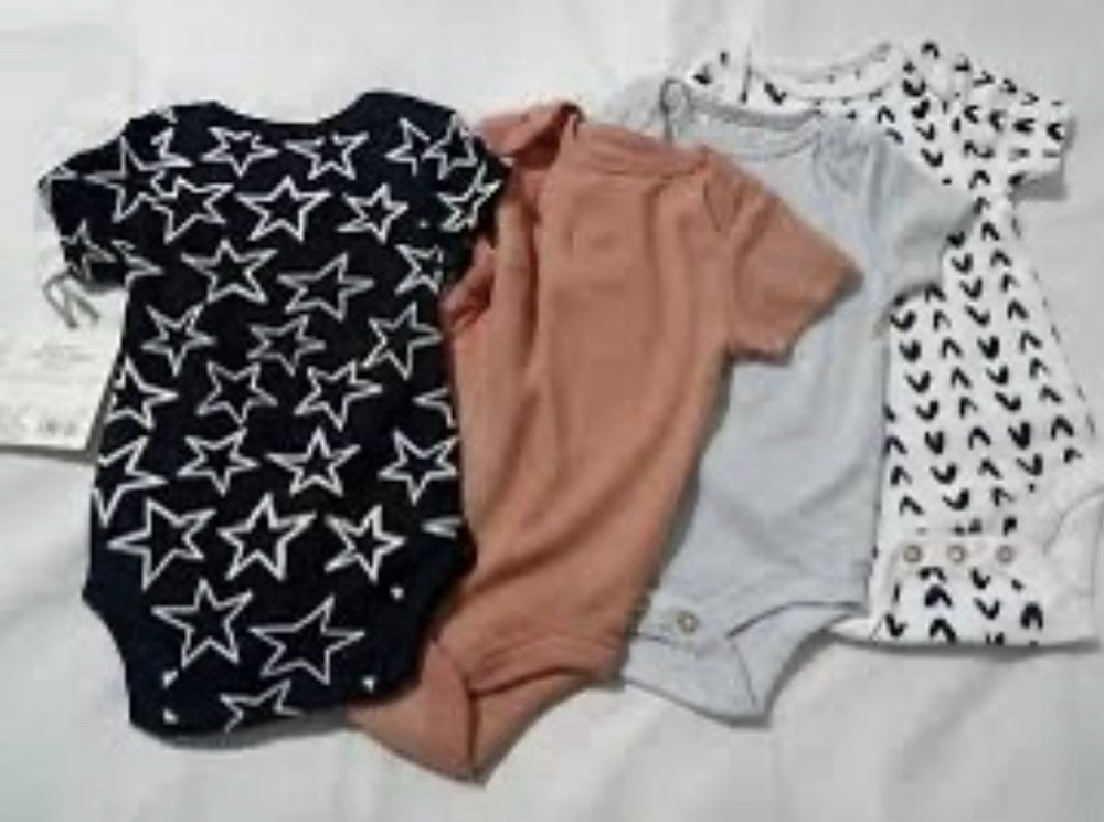 NWT Baby Boys' 4pk Short Sleeve Bodysuit - Cloud Island White Black Gray 3-6M