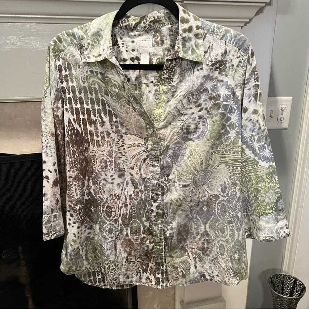 Chico’s button front lightweight top size large