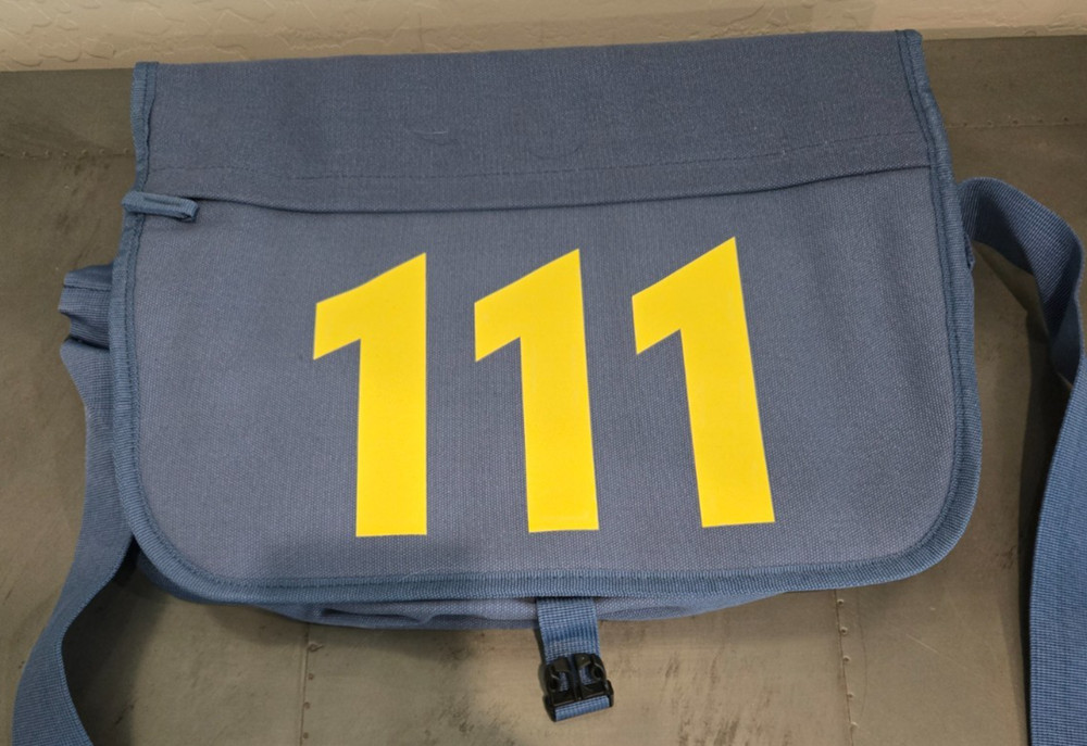 2015 *EXCLUSIVE* Fallout 4 LOOT CRATE Vault 111 Messenger Bag BRAND NEW