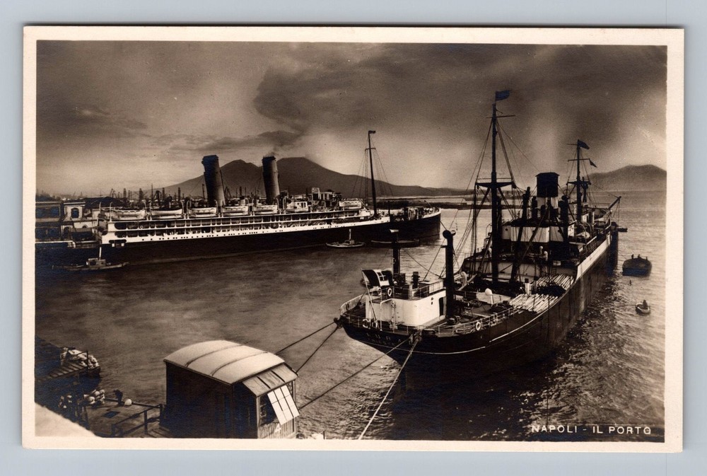 Italy- Naples Port Steamers Ships Souvenir Old Postal Card PC Vintage Postcard