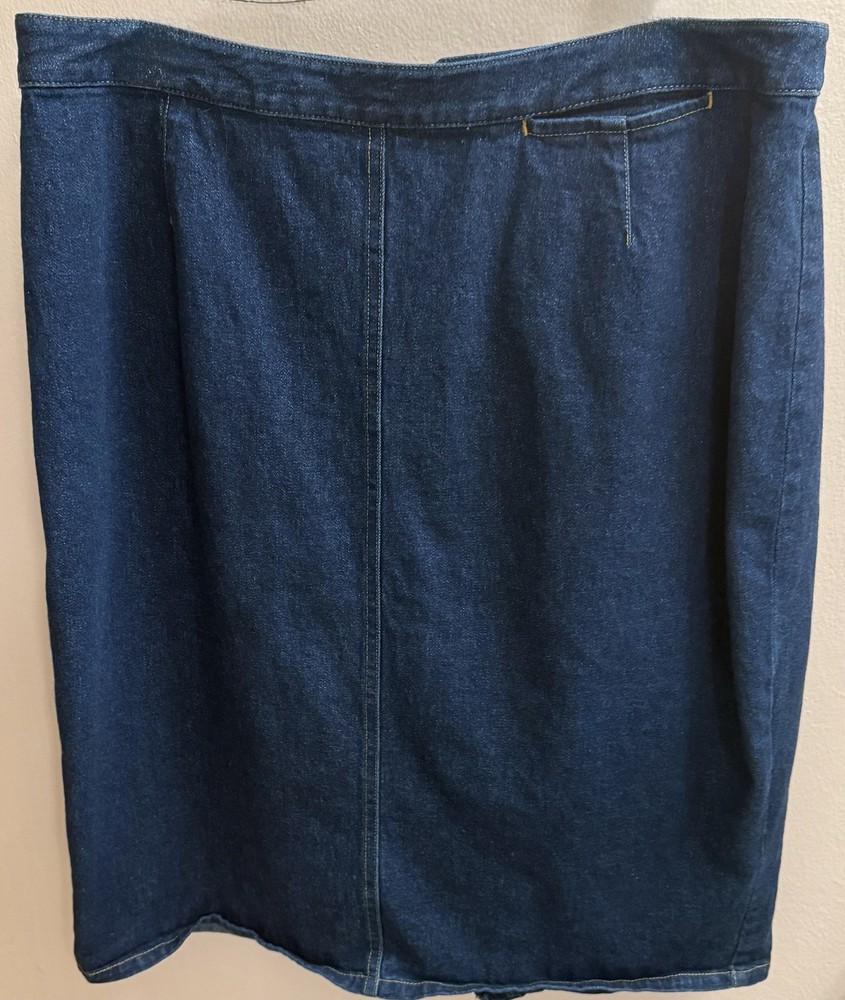 Isaac Mizrahi Denim Skirt Women’s Size 16 Blue Jean Dark Wash Knee Length EUC