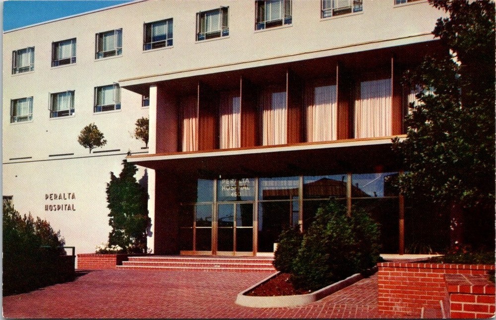 1950s Entry to Non-Profit Peralta Hospital Oakland California Vintage Postcard