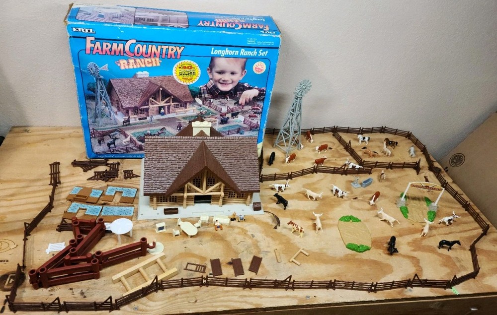 Ertl Farm And Country Ranch Longhorn Ranch Set From 1994