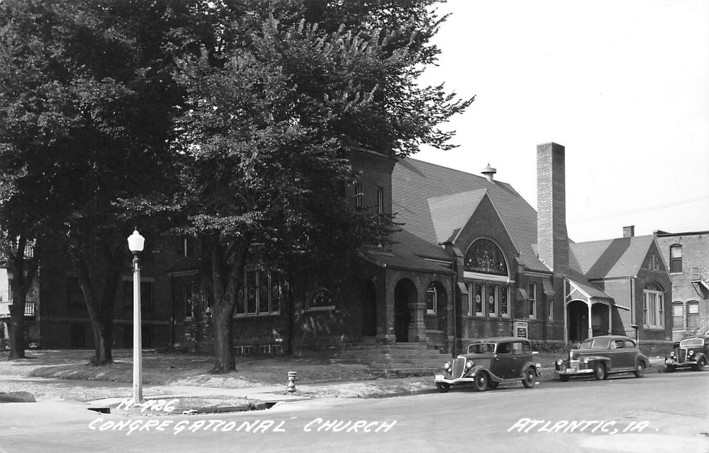 Atlantic Iowa~Congregational Church Corner~1920-30s Cars~Lamp Post~1940s RPPC